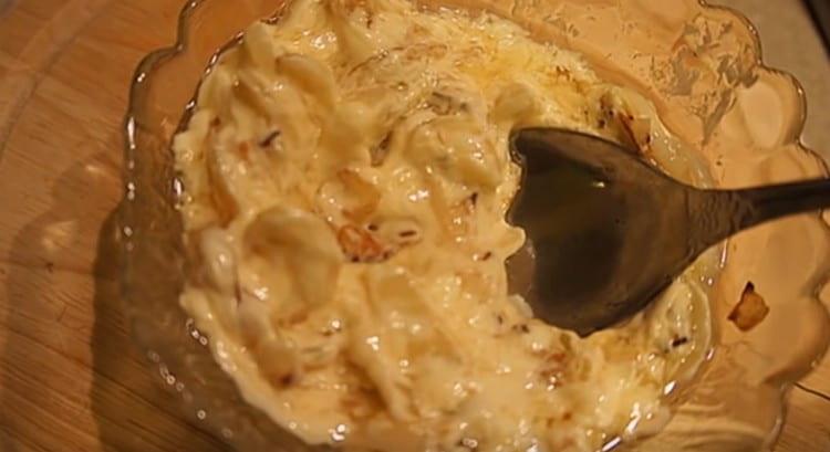 Stir fried onions with mayonnaise.