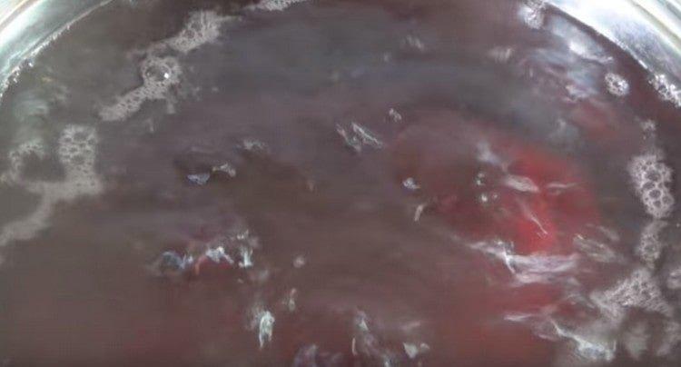 Boil the syrup for 5 minutes.