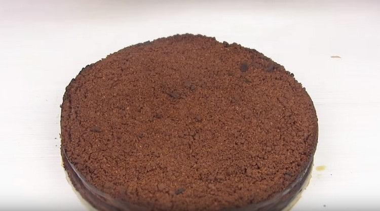 The royal cottage cheese pie should be completely cooled.