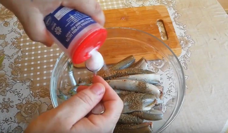 Salt and pepper smelt, add dried basil.