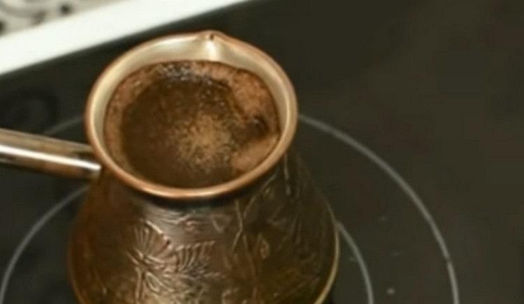 After removing from the heat, mix the drink and let it boil again.