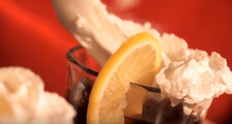 When serving, such a drink can also be garnished with whipped cream.