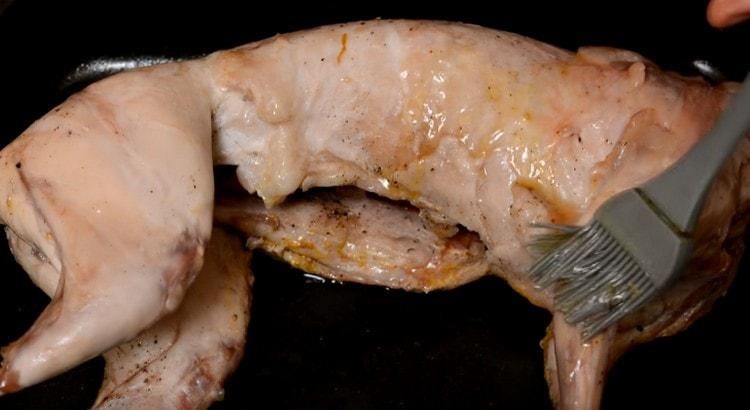 Grease the finished rabbit with garlic sauce and send to the oven for a little brown.