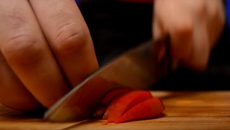 Straw Bulgarian pepper.