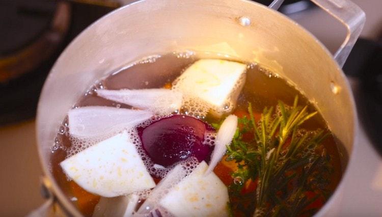 Cook the broth until tender.