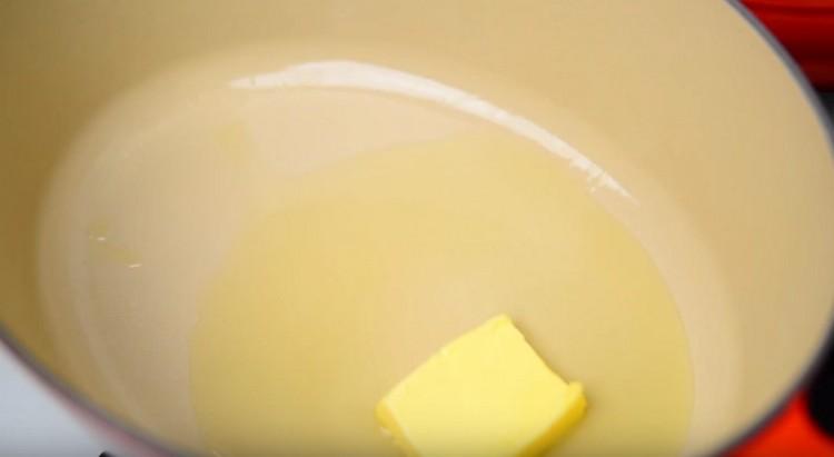 Preheat the stewpan with vegetable and butter.