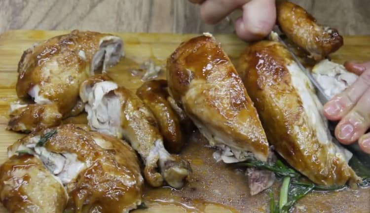 If desired, the carcass can immediately be cut to serve.