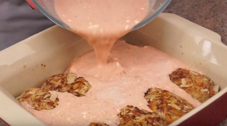 Pour the dish with previously prepared sauce.