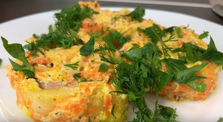 When serving, the dish can be decorated with fresh herbs.