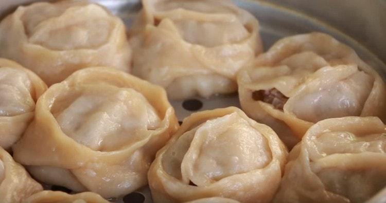 This step by step recipe with a photo will help you make delicious manti at home.