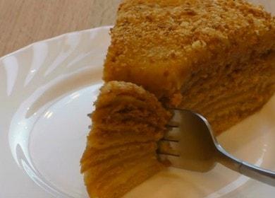Cooking a classic honey cake with custard according to the recipe with a photo.