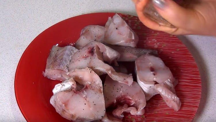 We get pieces of fish from brine, pepper.