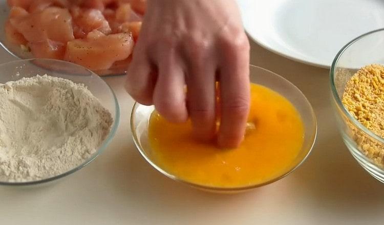 After the flour we send the meat to the egg mass