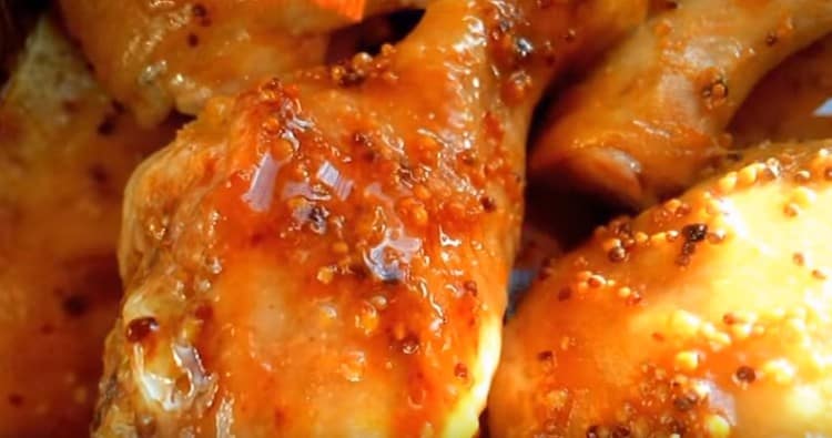 At the end of the preparation, a rosy appetizing crust appears on the legs.