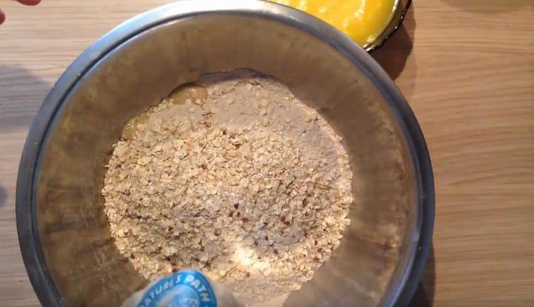 Add the oatmeal, mix.