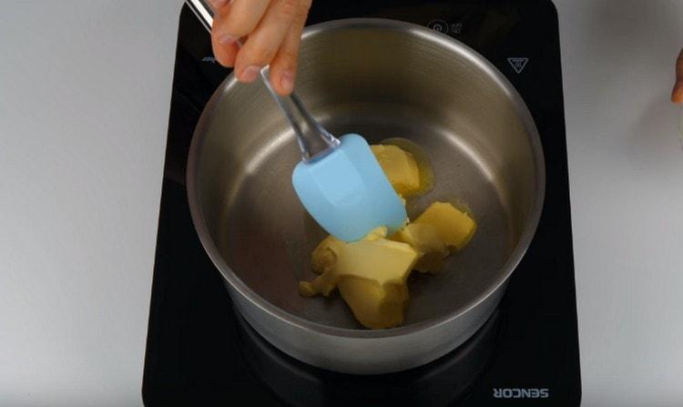 Separately, in a saucepan, melt the butter.