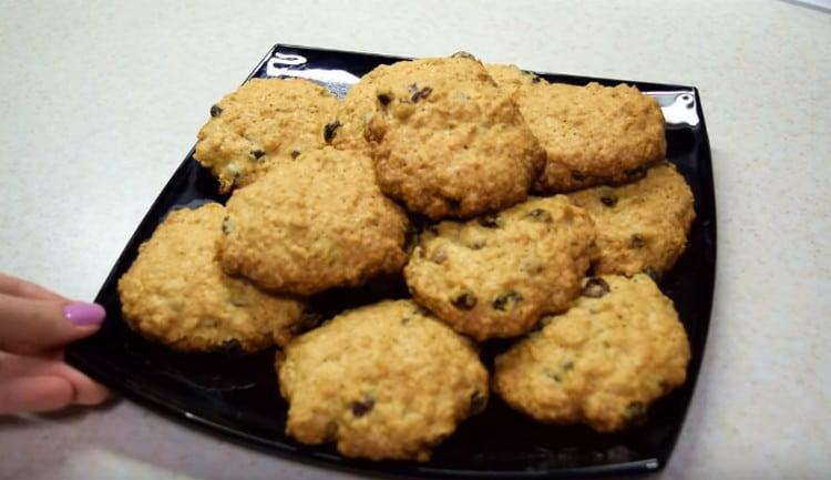 Here you can cook such a delicious oatmeal liver with raisins.