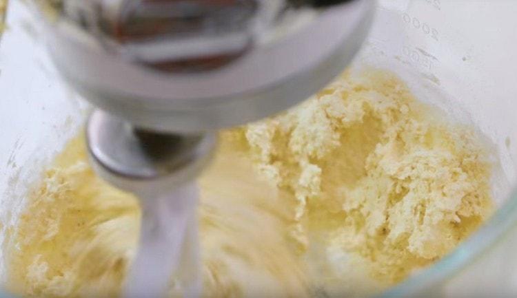 At low speeds, mix the dough with a mixer.