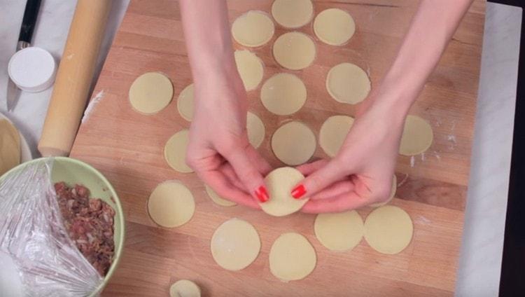 Turn over the blanks to the other side.