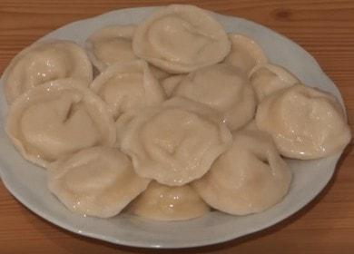 We cook delicious dumplings with potatoes according to a step-by-step recipe with a photo.