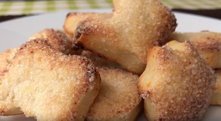 Shortbread cottage cheese is very delicate and fragrant.