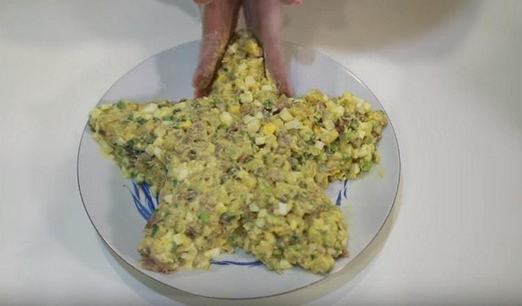 With our hands we correct the rays of the star, making them sharper.