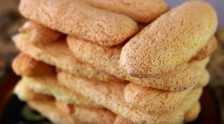 Savoyardi cookies are baked for 10-12 minutes.