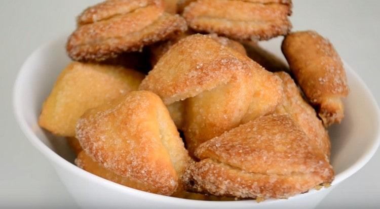 As you can see, Cooking Ears from cottage cheese is not difficult to prepare.