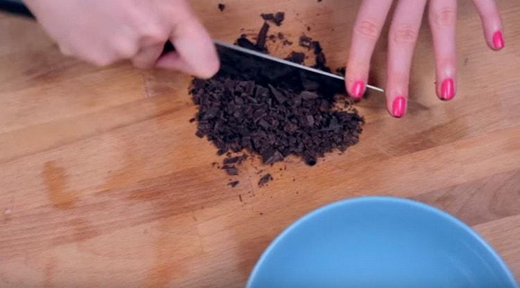 Finely chop the chocolate.