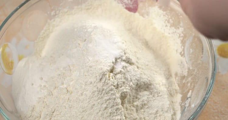Mix flour with baking powder.