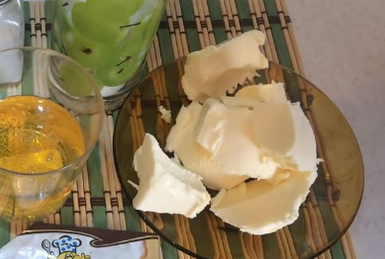 Oil must be frozen in advance.