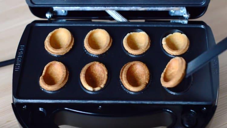 Carefully remove the workpieces from the mold.