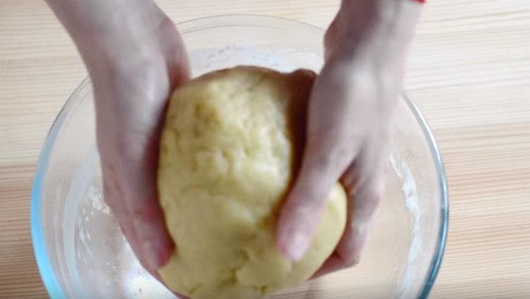 The dough should not be jammed.