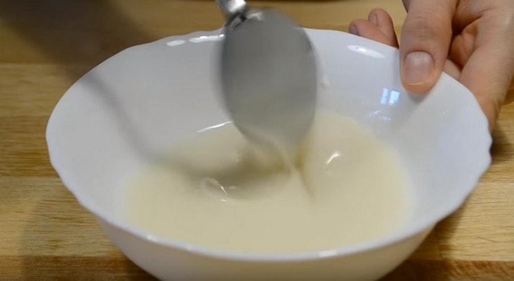 Stir the powder with water until smooth.