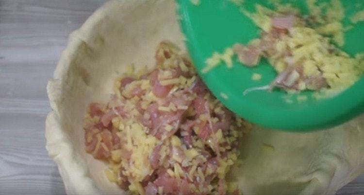 We lay out the filling and level it.