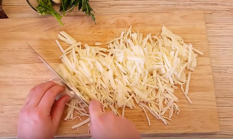 Finely chop the cabbage.
