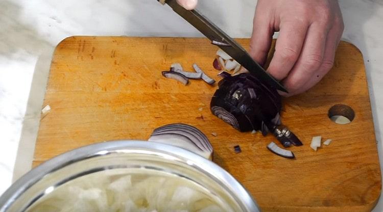 Finely chop the onion.