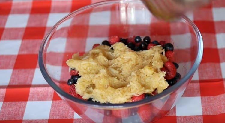 Rub the apple on a grater. squeeze the juice out of it and add this pulp to the berries.