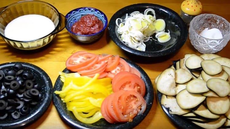 chop vegetables for the filling.