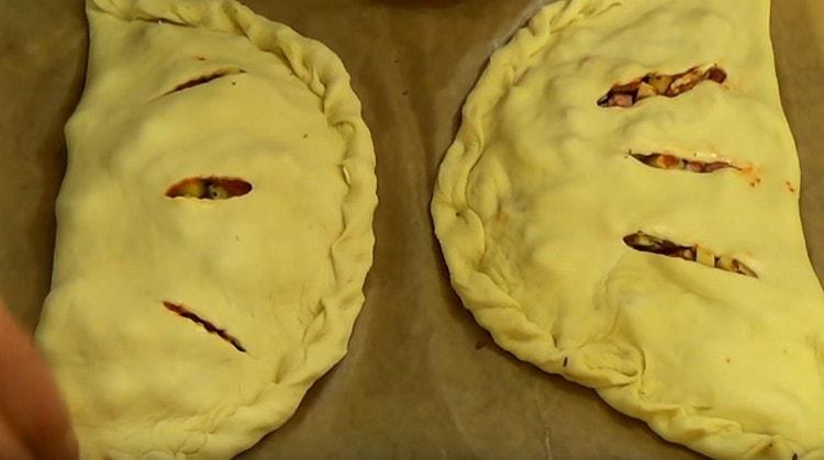 We pinch the blanks on the principle of dumplings.