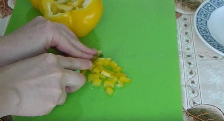 Dice the bell pepper.