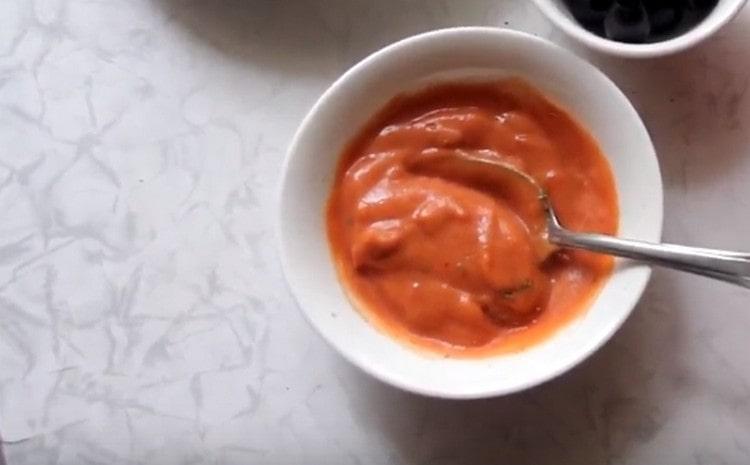 Tomato sauce mixed with cream.