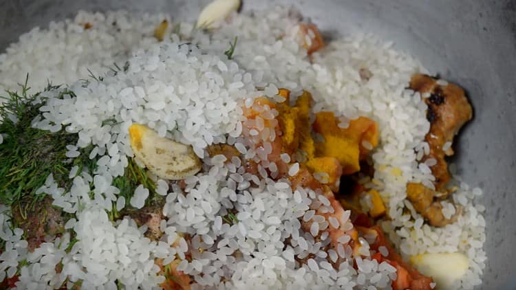 Add a glass of washed rice.