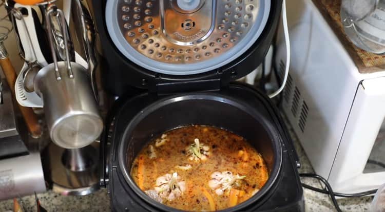 We also put three cooked garlic in a bowl.