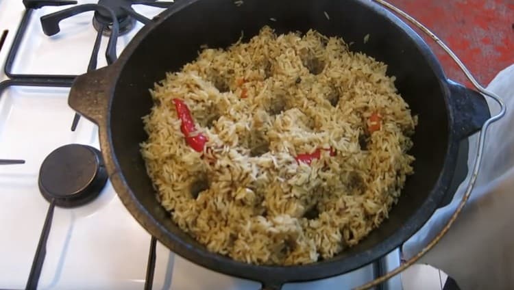 The finished dish should be infused under the lid.