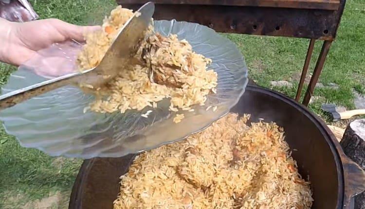 Such a pilaf pilaf in a cauldron is very satisfying.