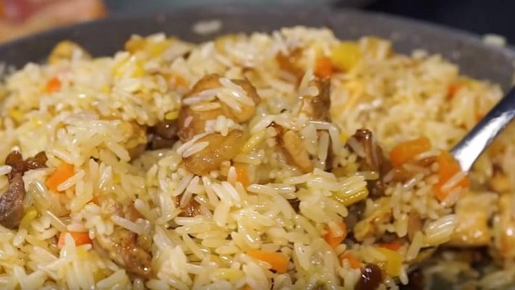 Thoroughly mix all the prepared components of the dish.