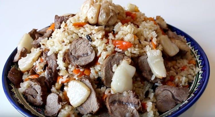 Uzbek pilaf with lamb is hearty and tasty.