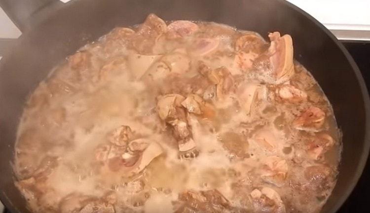 When the kidneys begin to boil. change the water. let them boil again, repeat the procedure again.