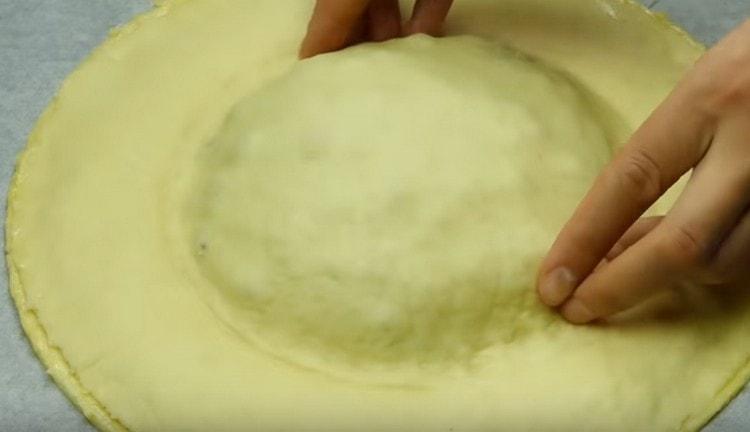 Select the meat hill in the center of the pie.